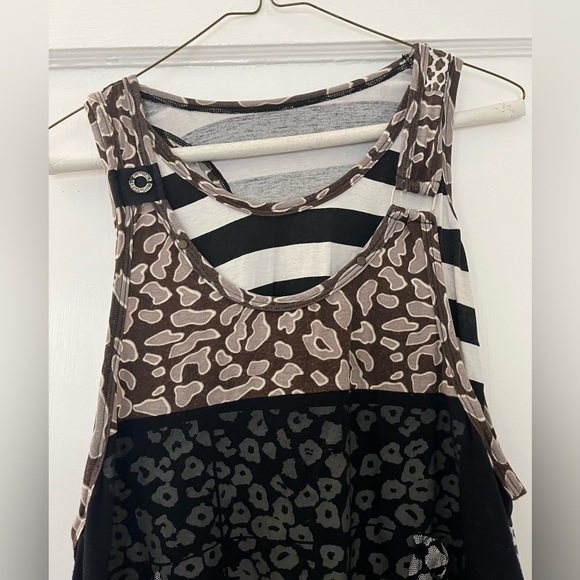 Seven Waves (2) M Two Piece Funky Layering Tanks - Picture 5 of 13